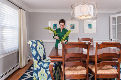 Example of a minimalist dining room design in Boston