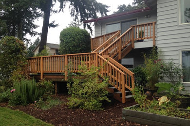 Transitional deck photo in Portland