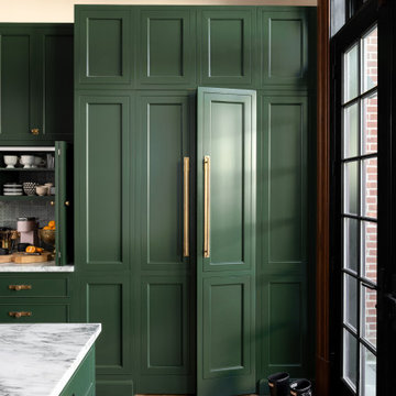 Wallace Street Luxe English Kitchen
