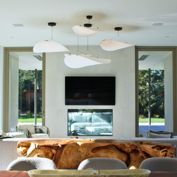 Indoor–Outdoor Modern Living