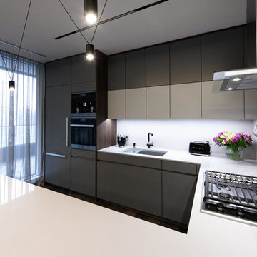 Warm & Dark Leicht Kitchen