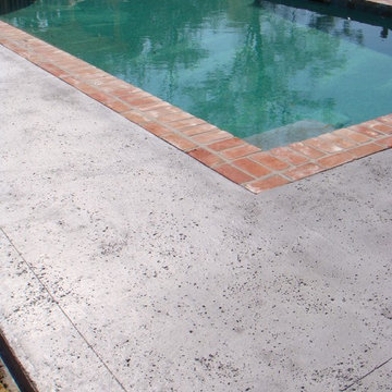 Stamped concrete - Salt rock texture pool