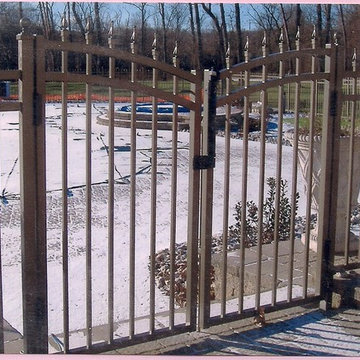 BRONZE ALUMINUM GATE