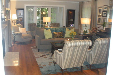 Elegant living room photo in Columbus