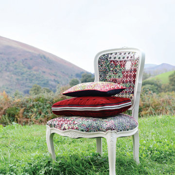 DECORATIVE PILLOW SOLIDE IN MULTI COLOR ORANGE MANDARINE