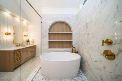 Inspiration for a modern bathroom remodel in Chicago