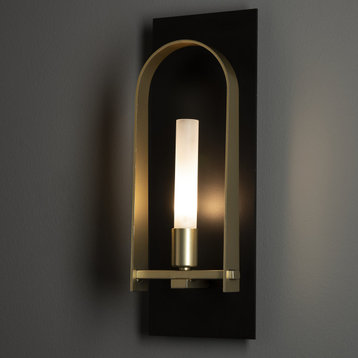 Hubbardton Forge 201070-86-84-FD Triomphe 1-Light Sconce in Modern Brass