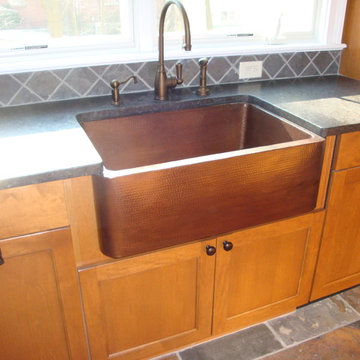 Teaneck, NJ Kitchen Maple Cabinets