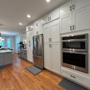 Transitional Kitchen Remodel Done in a Two-Tone Color