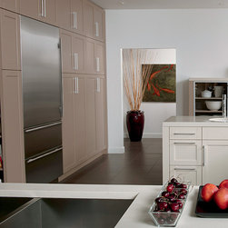 Sub-Zero 27" Built-in Bottom Freezer Refrigerator, Custom Panel | 700TCI - Products