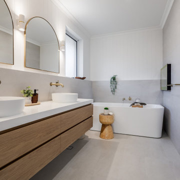 75 Beautiful White Bathroom Ideas & Designs - February 2024 | Houzz AU