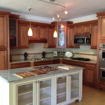 Brand New Dual Finish Kitchen Set