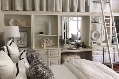 Transitional home design photo in Atlanta