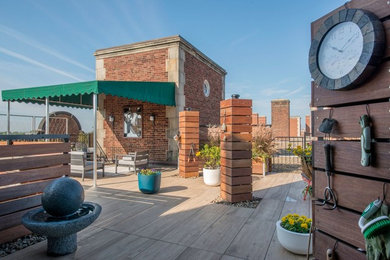 Photo of a traditional patio in Columbus.