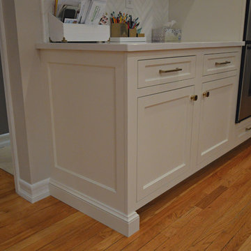 Chappaqua NY - Custom White & Navy Cabinets w/ Honey Bronze