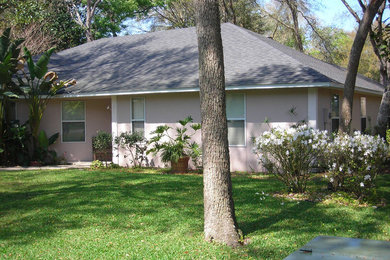 Elegant exterior home photo in Jacksonville