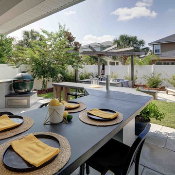 Jacksonville Beach Contemporary Backyard