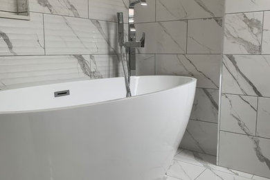 Inspiration for a modern bathroom remodel in New York