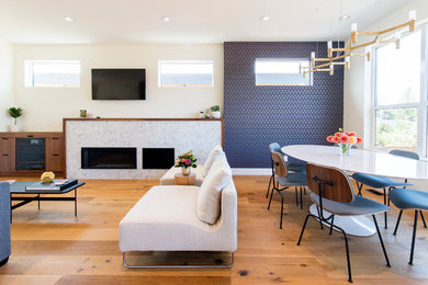Trendy living room photo in Vancouver