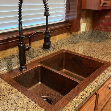 33" Hammered Copper 40/60 Double Basin Kitchen Sink (K40DB33229)