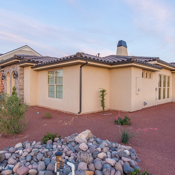High Ridge Drive: Landscaping