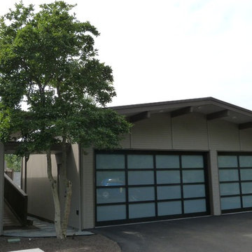 Woodway Garage & Entry