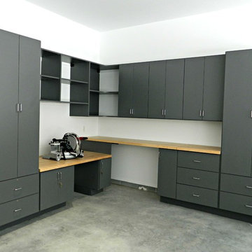 Milton DE Garage
