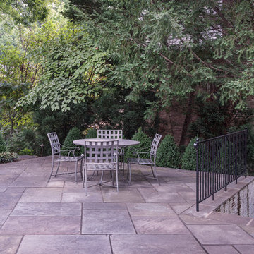 New retaining wall extends seating and entertaining area