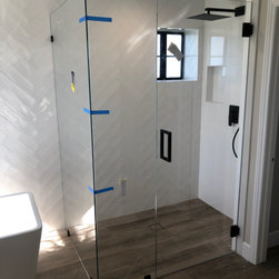 Monte, Temecula - Shower Doors