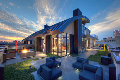 Trendy home design photo in Milwaukee