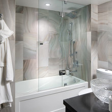 glass enclosure for bathtub
