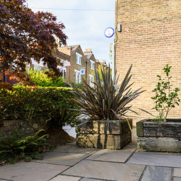 https://earthdesigns.co.uk/portfolio/front-garden-design-east-london/