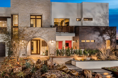 Modern exterior home idea in Los Angeles