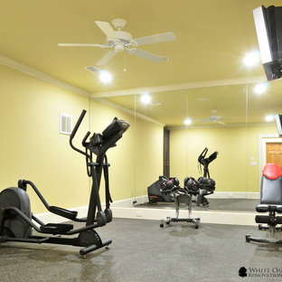 アトランタのトラディショナルスタイルのおしゃれなホームジムの写真