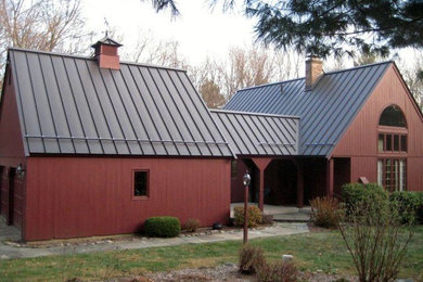 Farmhouse exterior home idea in Boston