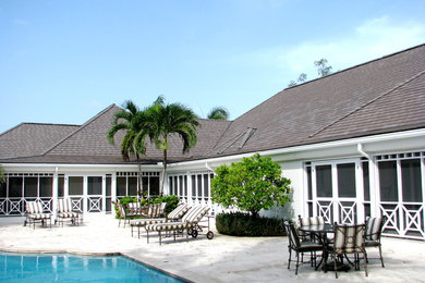 Pool - tropical pool idea in Toronto
