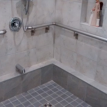 Continuous Handrails in the Bathroom