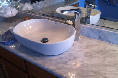 Example of a classic bathroom design in Orange County