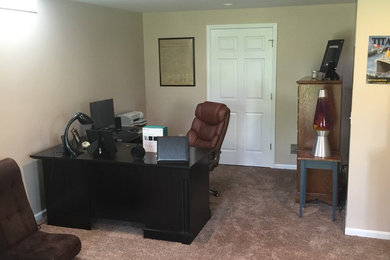 Home design - mid-sized traditional home design idea in Detroit
