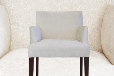 Metaphor | Armchair with Three-Quarter Armrest