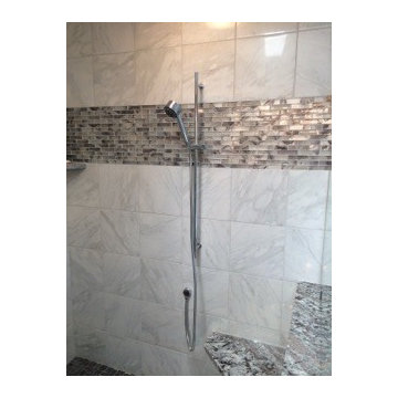 Showers/Bathrooms