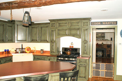 Kitchen - country kitchen idea in Boston