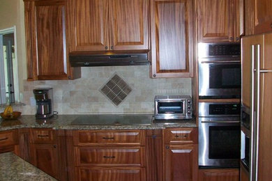 Inspiration for a timeless kitchen remodel in Orlando