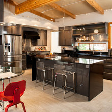 black kitcen cabinets woth black countertops