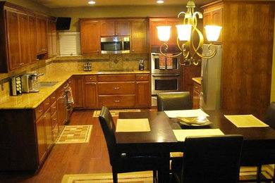 Inspiration for a contemporary kitchen remodel in Austin