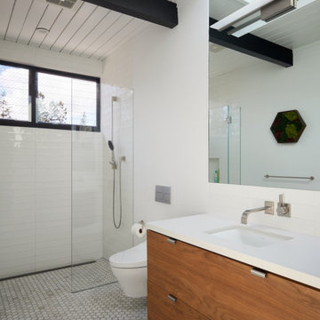 Flowing Courtyard Eichler