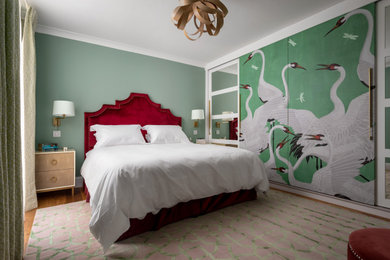 グロスタシャーにあるコンテンポラリースタイルのおしゃれな寝室のレイアウト