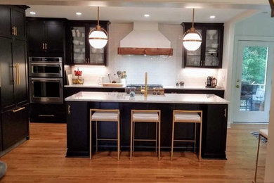 Kitchen - rustic kitchen idea in Raleigh