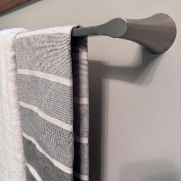 Teal Lake Owner's Bathroom