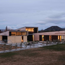 Houzz Tour: A Rammed-Earth House Built to Brave the Elements